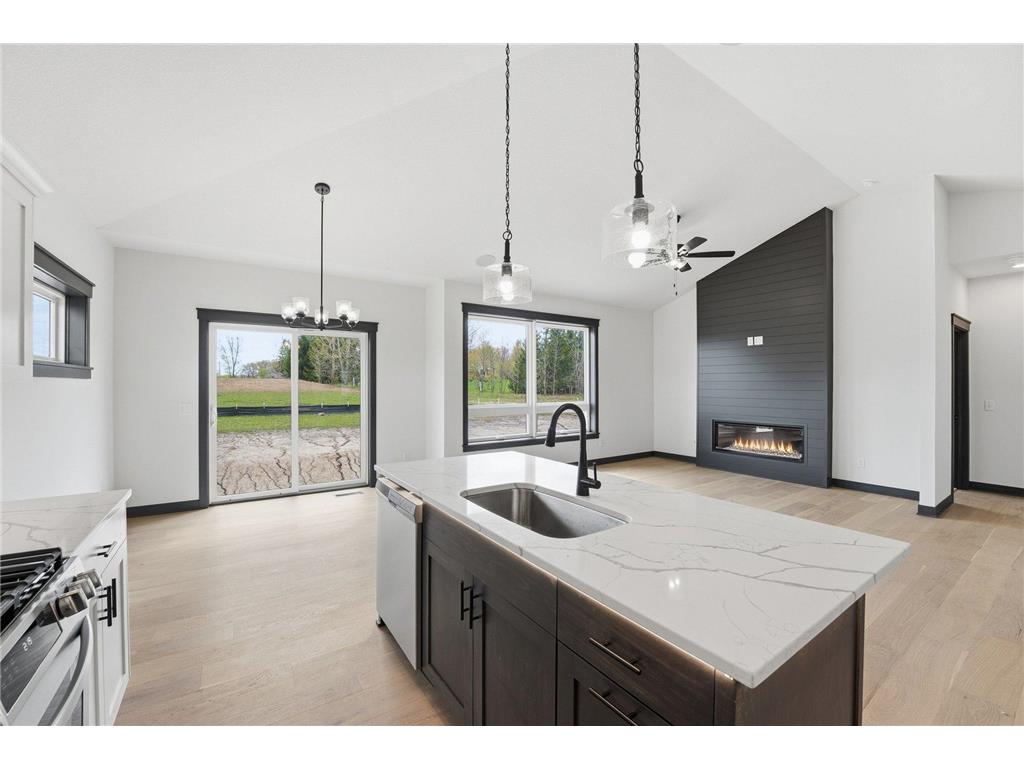 909 Acorn Court Hudson WI 54016 7067219 image12