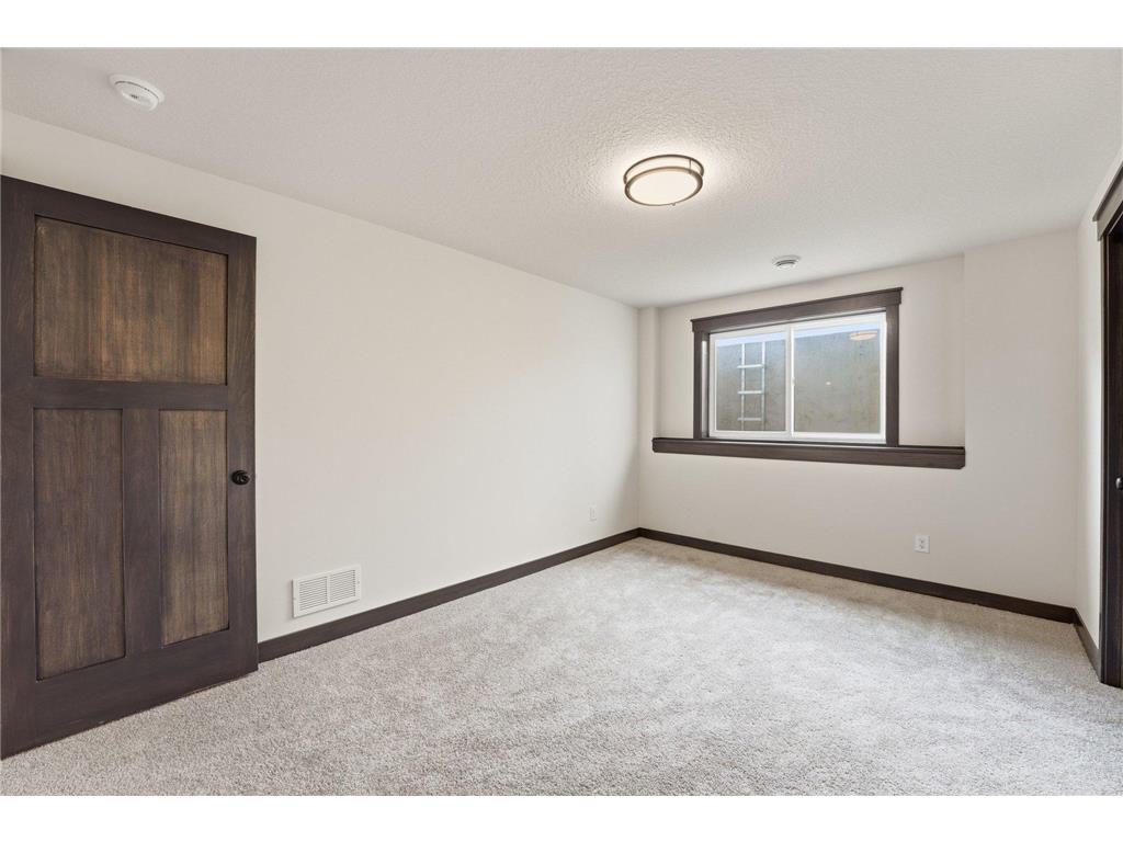 909 Acorn Court Hudson WI 54016 7067219 image37