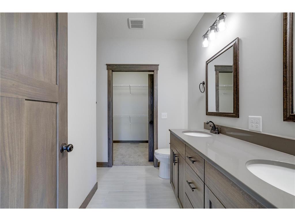 909 Acorn Court Kinnickinnic Twp WI 54016 6748364 image28