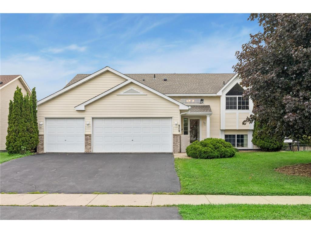 909 Basenji Curve Shakopee MN 55379 7075909 image1