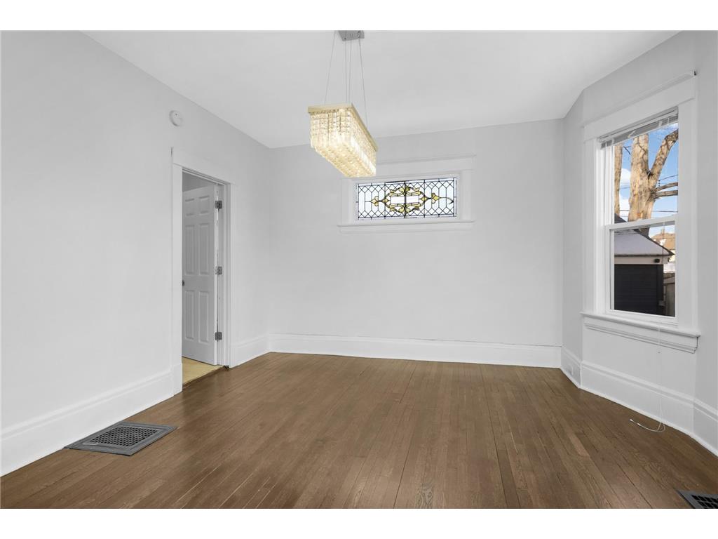 909 Marshall Avenue Saint Paul MN 55104 7009984 image10