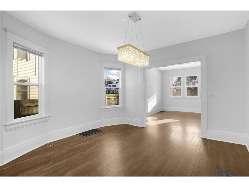 909 Marshall Avenue Saint Paul MN 55104 7009984 image11