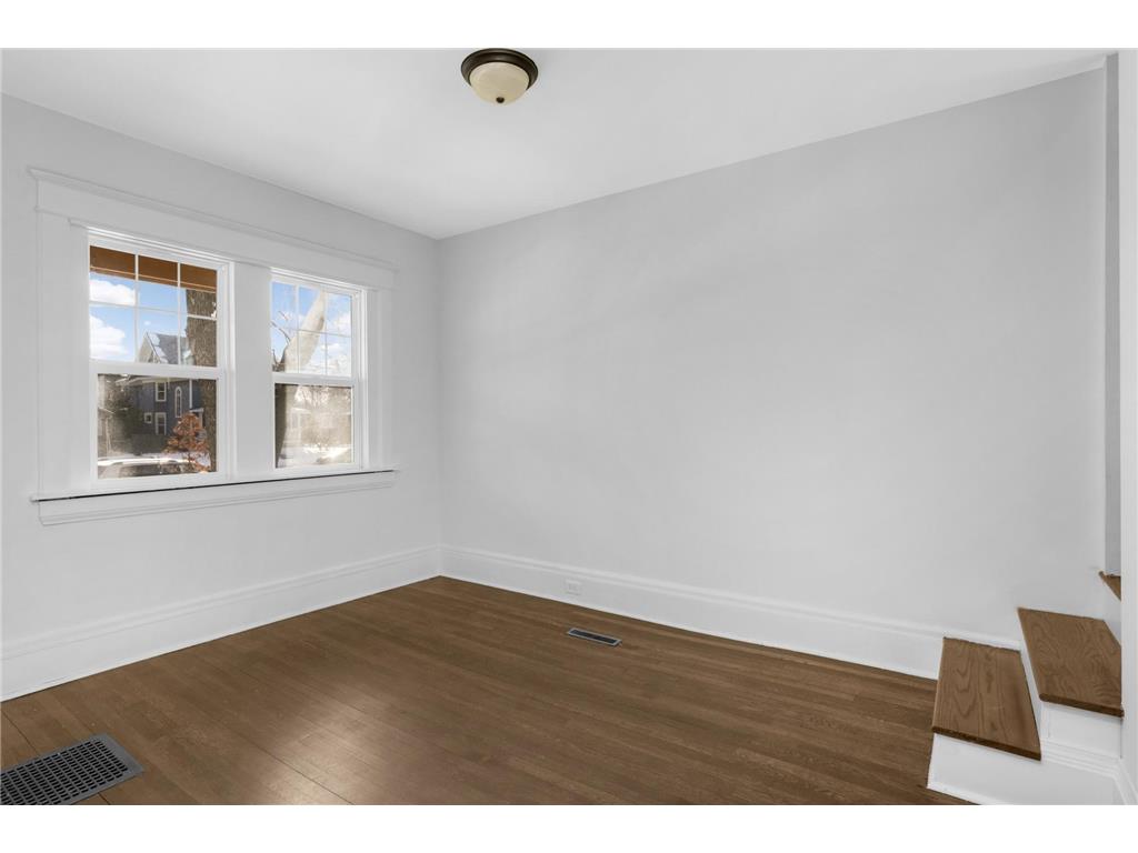 909 Marshall Avenue Saint Paul MN 55104 7009984 image13