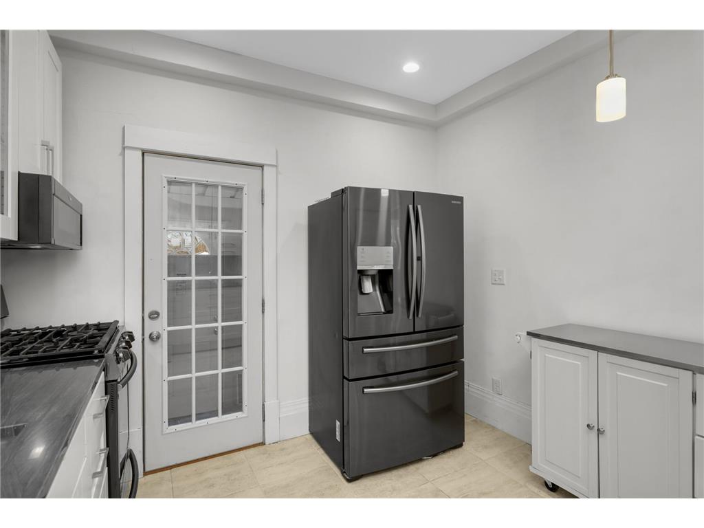 909 Marshall Avenue Saint Paul MN 55104 7009984 image16