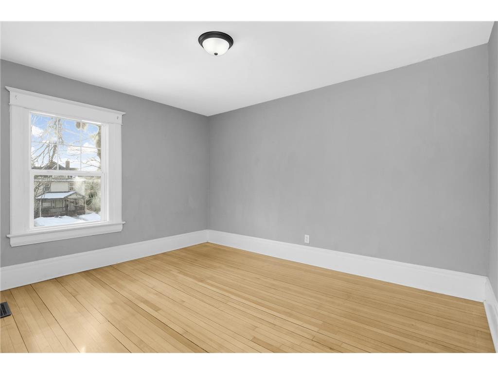 909 Marshall Avenue Saint Paul MN 55104 7009984 image25