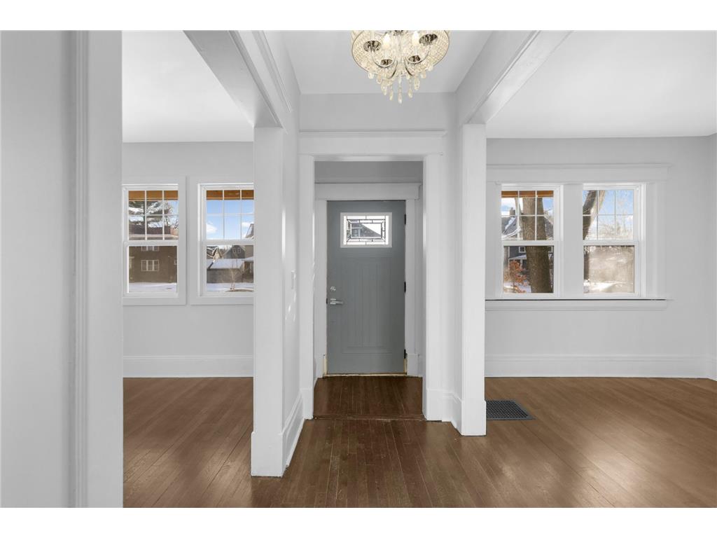 909 Marshall Avenue Saint Paul MN 55104 7009984 image4