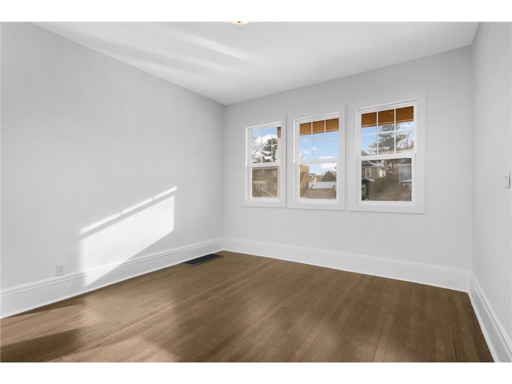 909 Marshall Avenue Saint Paul MN 55104 7009984 image6