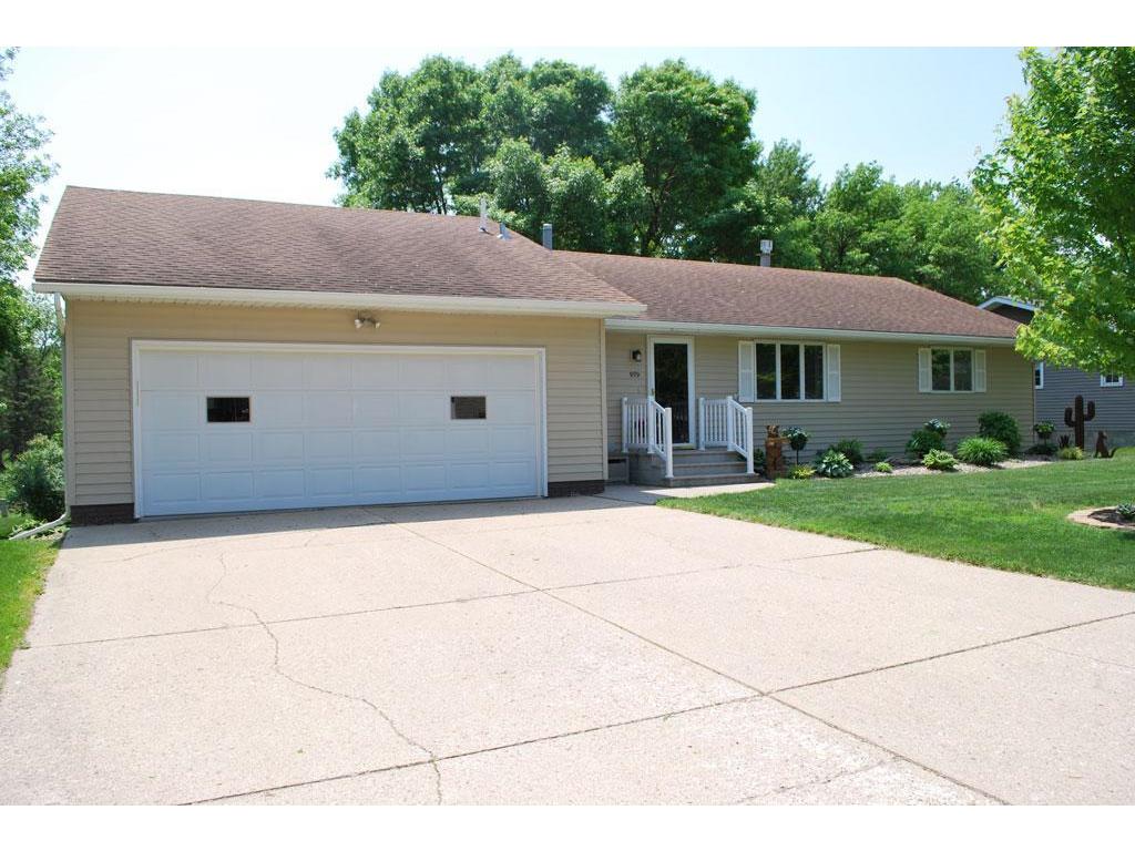 909 Martin Street Fairmont MN 56031 6376957 image1