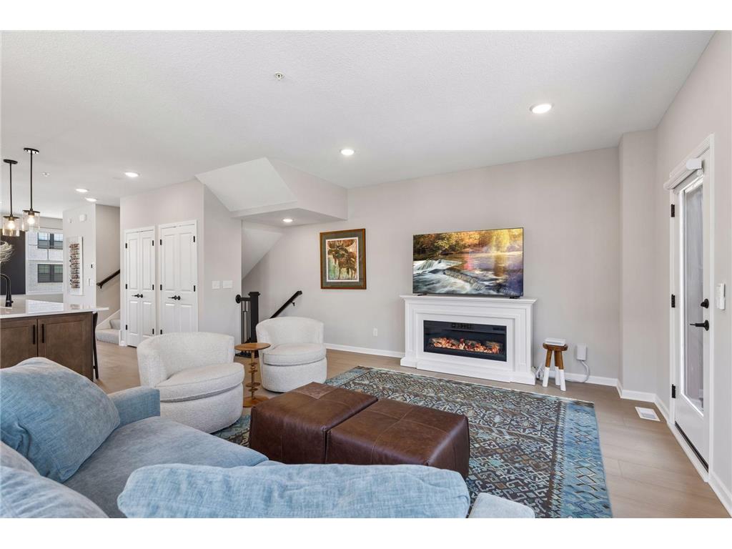 909 Mount Curve Boulevard #A Saint Paul MN 55116 7070747 image1