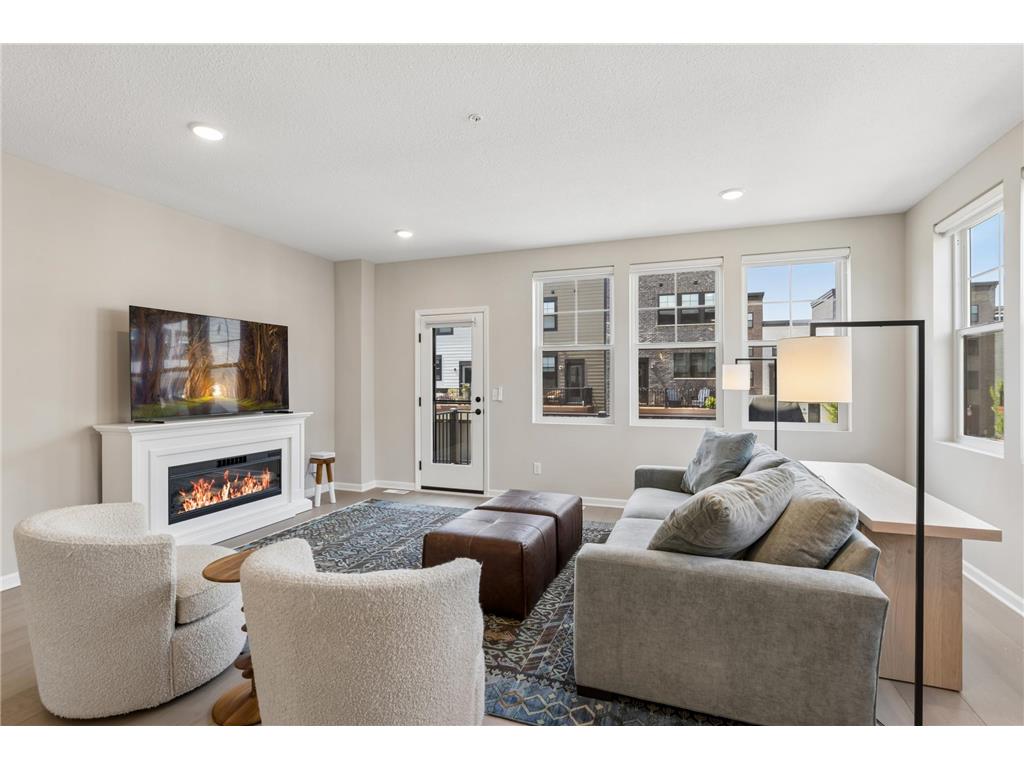 909 Mount Curve Boulevard #A Saint Paul MN 55116 7070747 image2