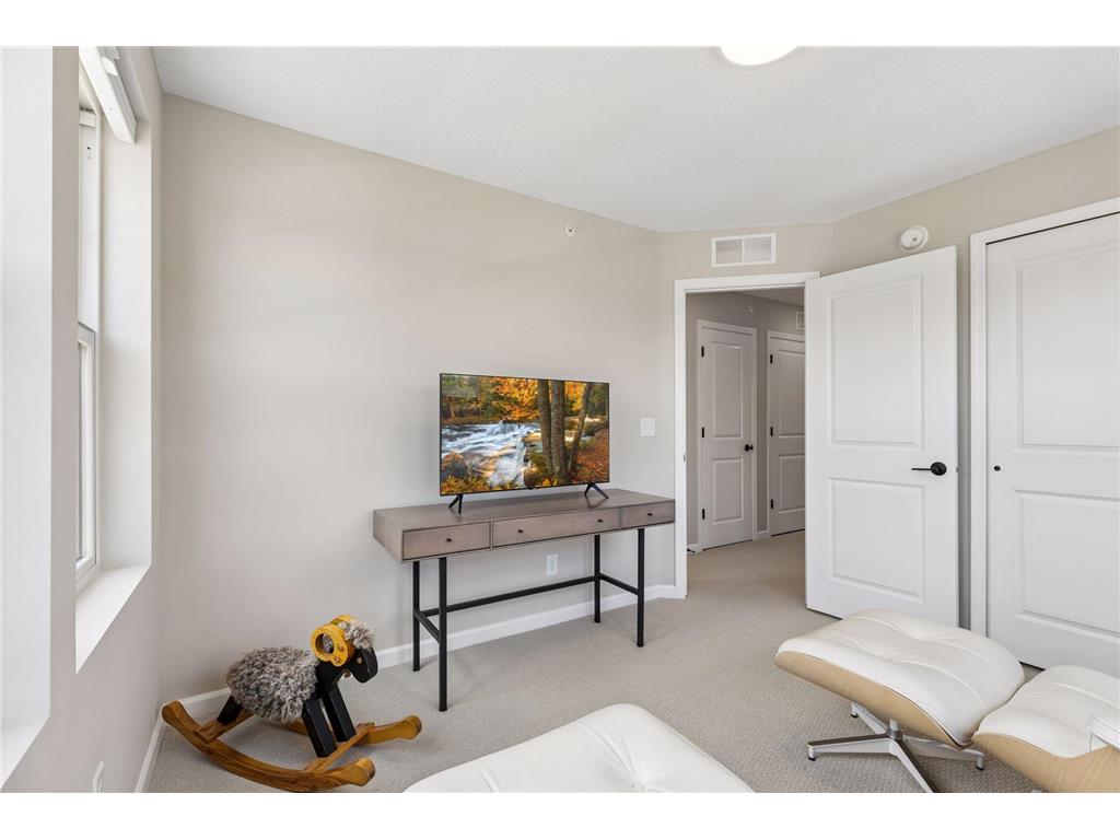 909 Mount Curve Boulevard #A Saint Paul MN 55116 7070747 image22