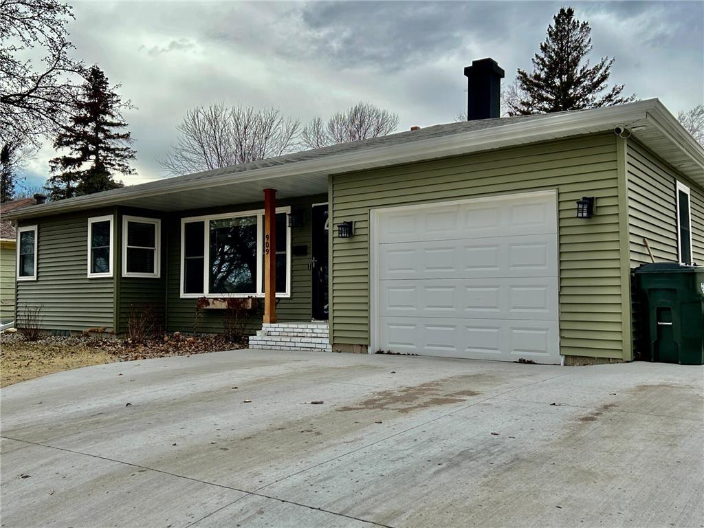 909 N Cleveland Avenue Fergus Falls MN 56537 6499823 image1