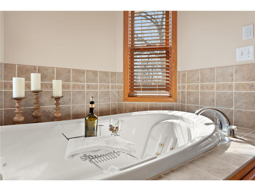 909 New Century Boulevard S Maplewood MN 55119 6804111 image35