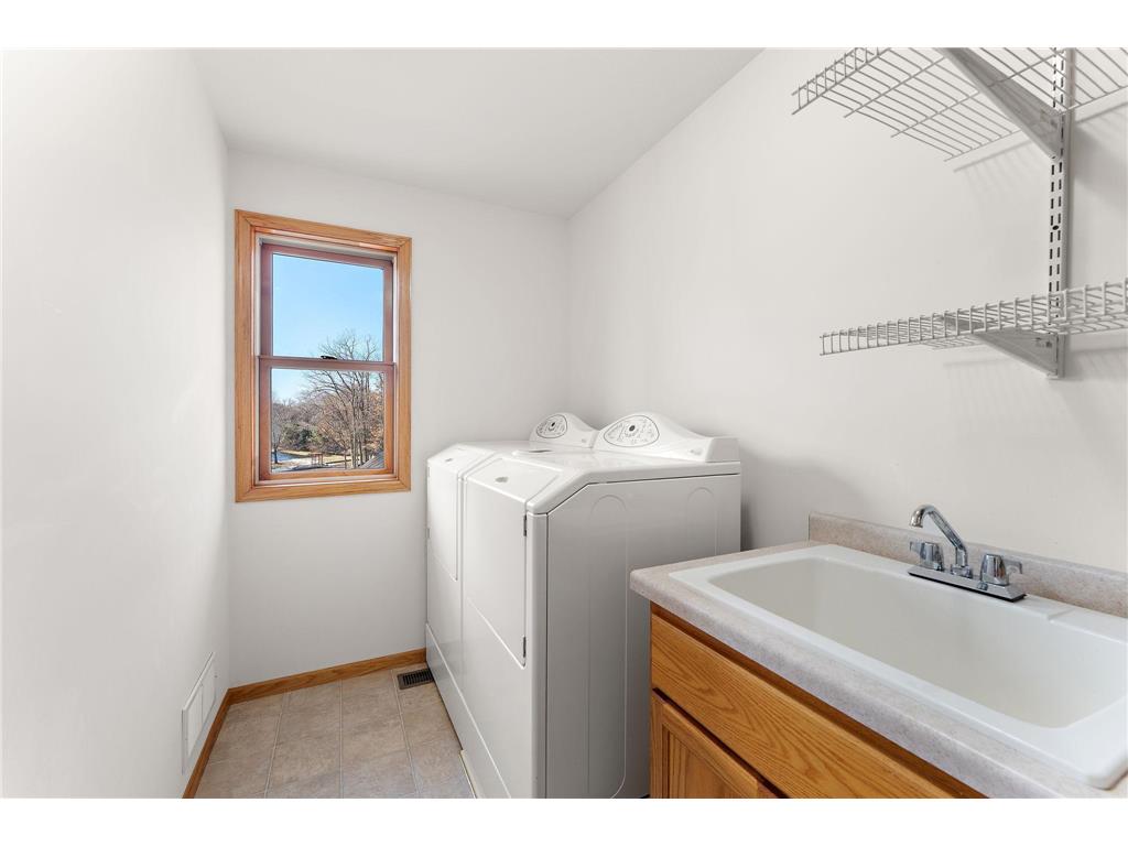 909 New Century Boulevard S Maplewood MN 55119 6804111 image42
