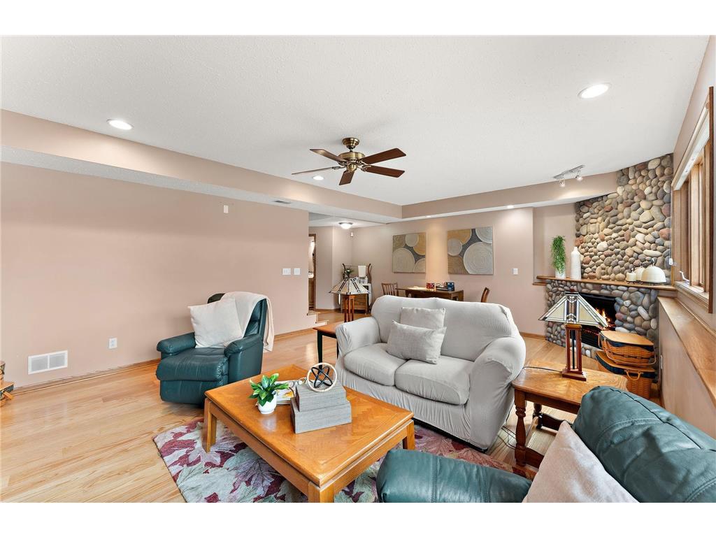 909 New Century Boulevard S Maplewood MN 55119 6804111 image50