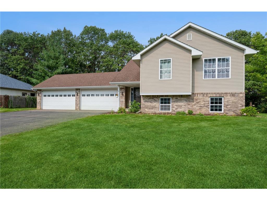 909 Rum River Drive SW Isanti MN 55040 6255990 image1