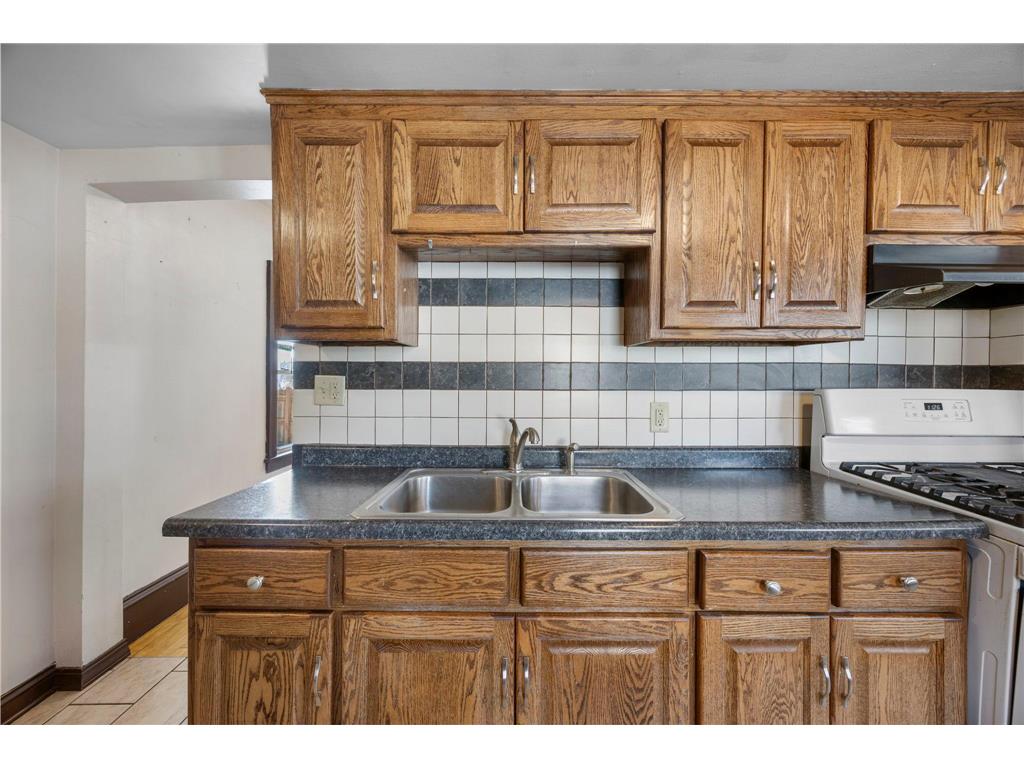 909 Saint Anthony Avenue Saint Paul MN 55104 7038067 image25