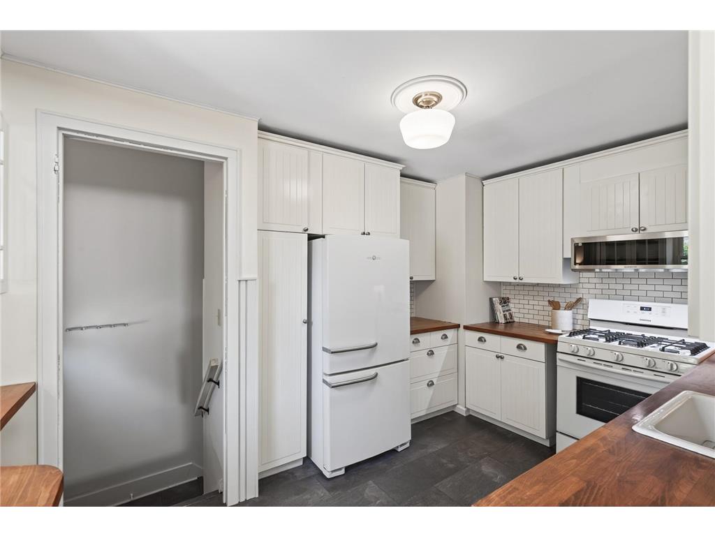 909 W 44th Street Minneapolis MN 55409 7009024 image12