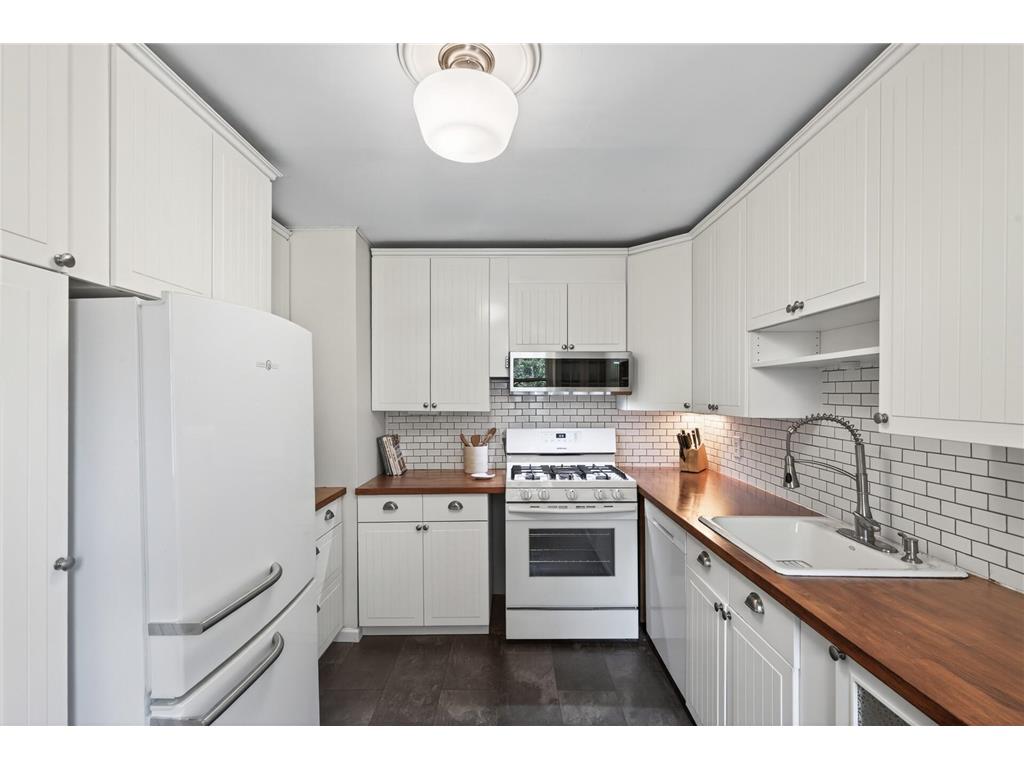 909 W 44th Street Minneapolis MN 55409 7009024 image13