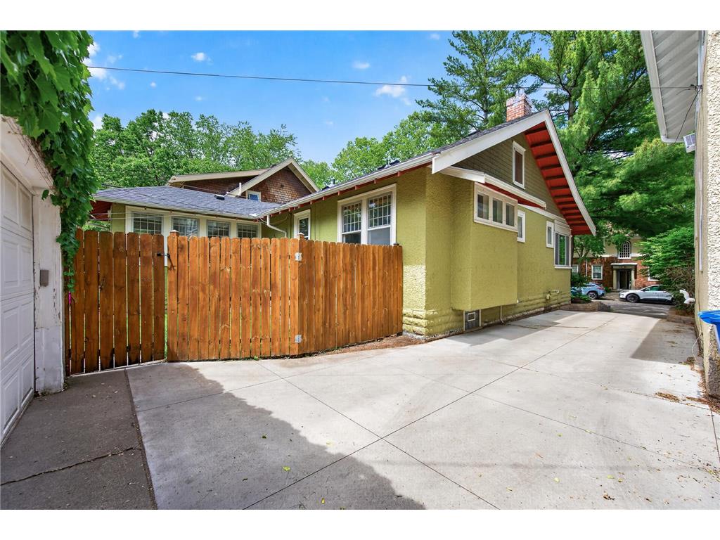 909 W 44th Street Minneapolis MN 55409 7009024 image41