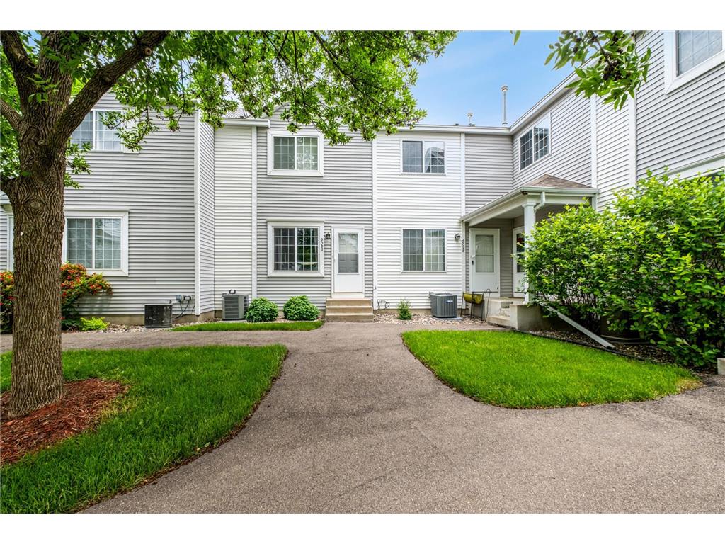 9096 Scarlet Globe Drive Eden Prairie MN 55347 6547829 image1