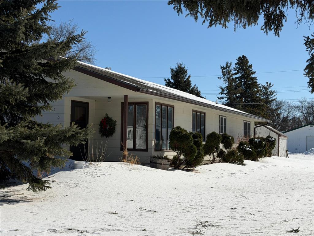 910 2nd Street NE Roseau MN 56751 7009913 image1