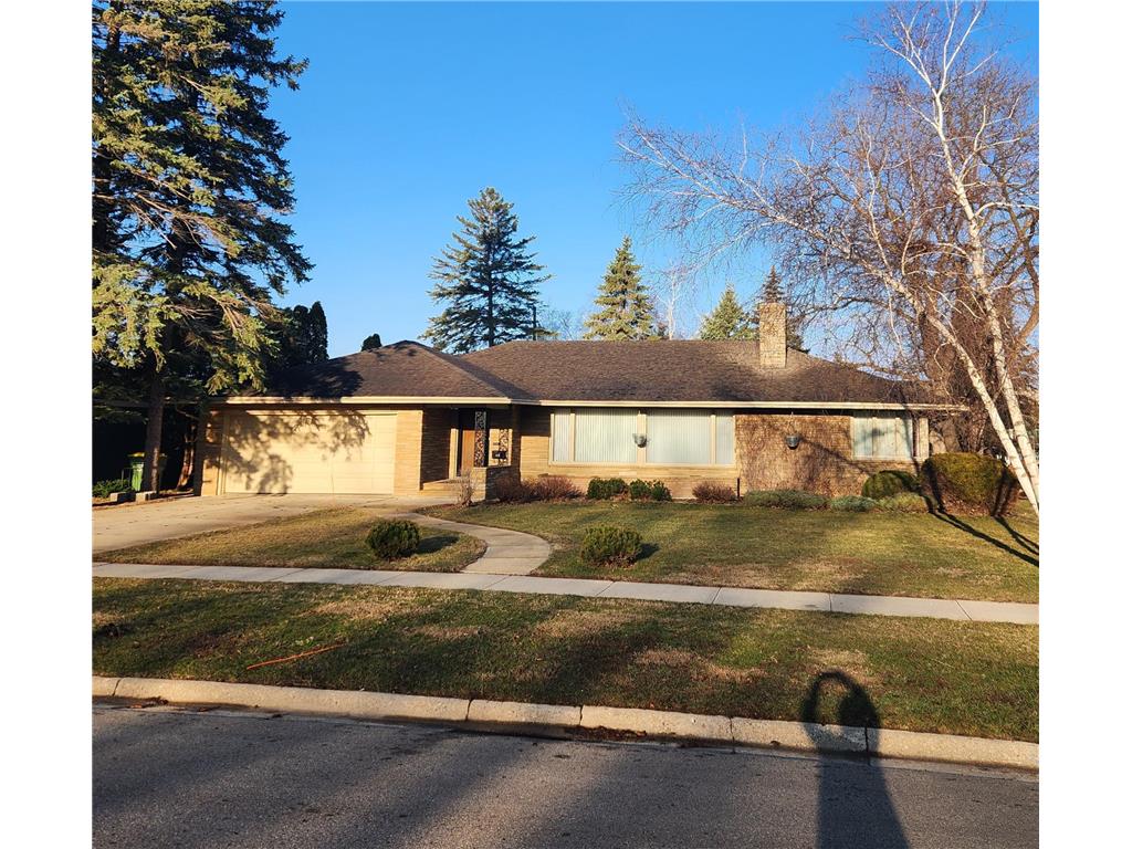 910 3rd Avenue SW Pipestone MN 56164 6468636 image1