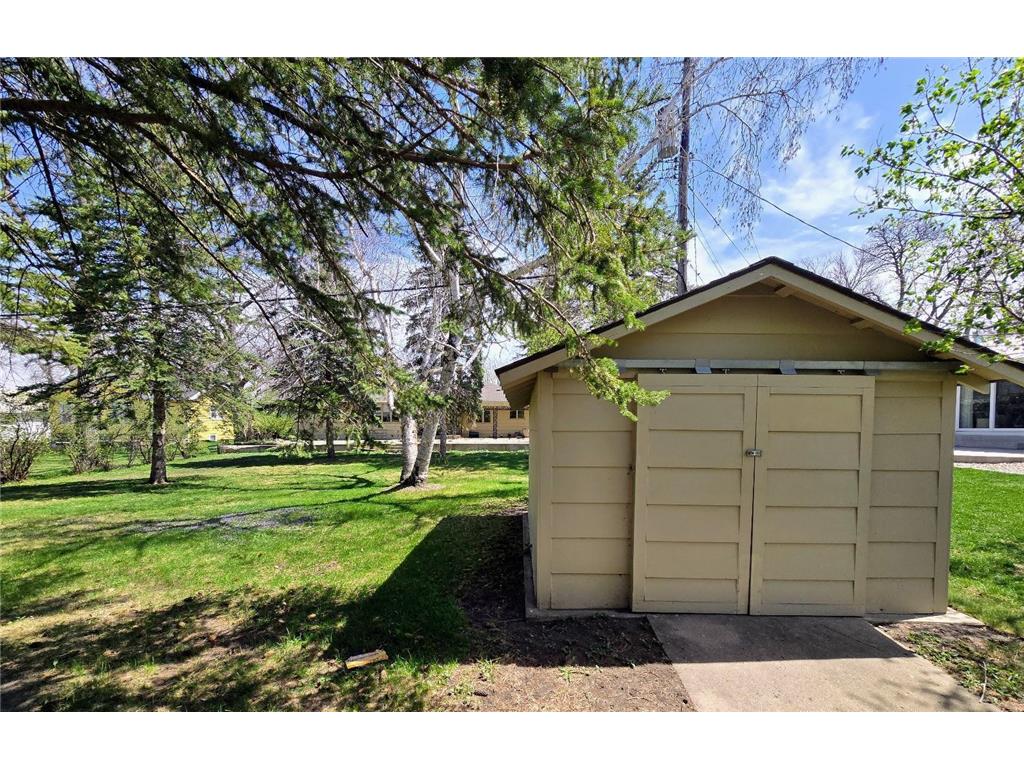 910 3rd Avenue SW Pipestone MN 56164 7036281 image61