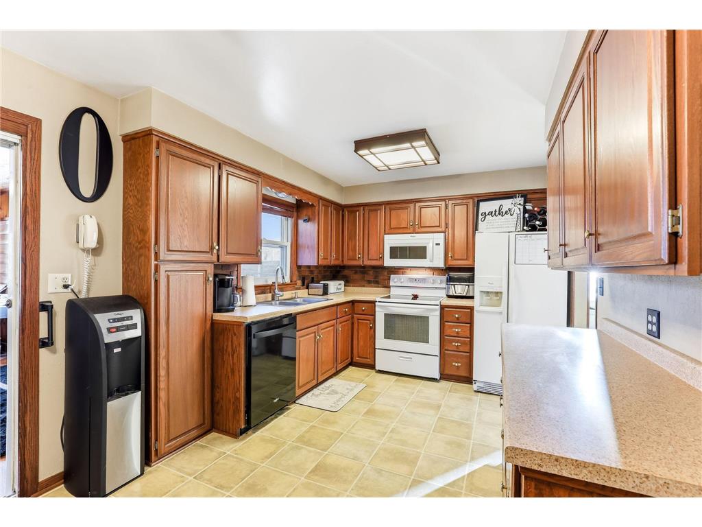 910 6th Street W Hastings MN 55033 7027202 image6