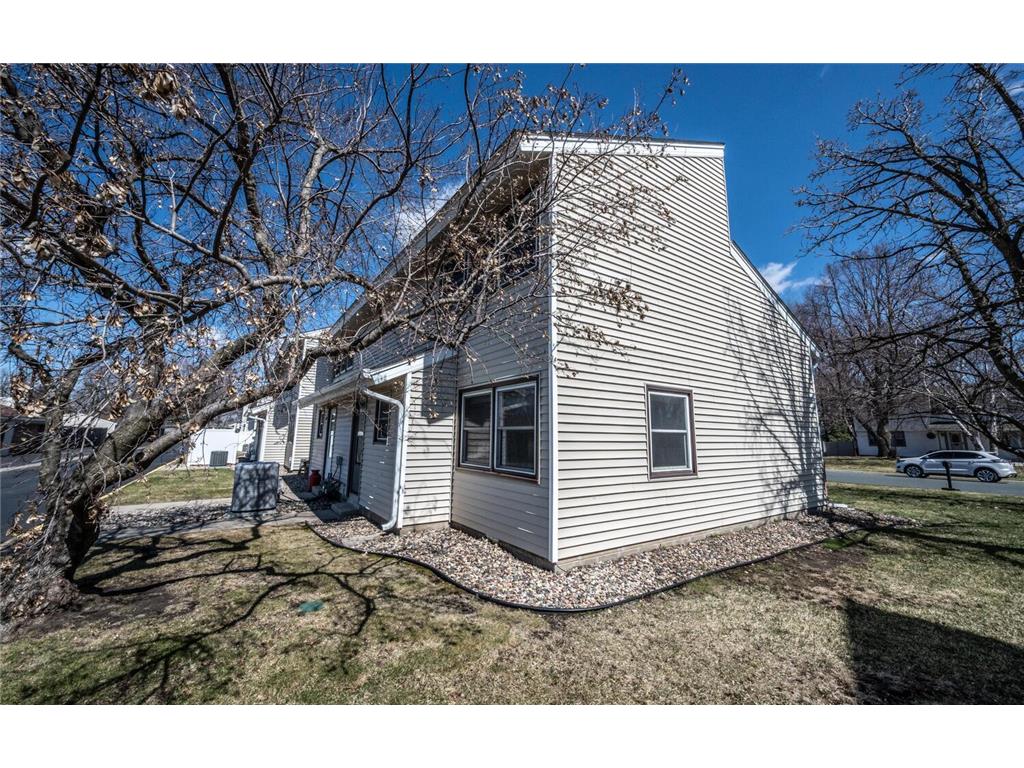 910 9th Street Farmington MN 55024 7041172 image2