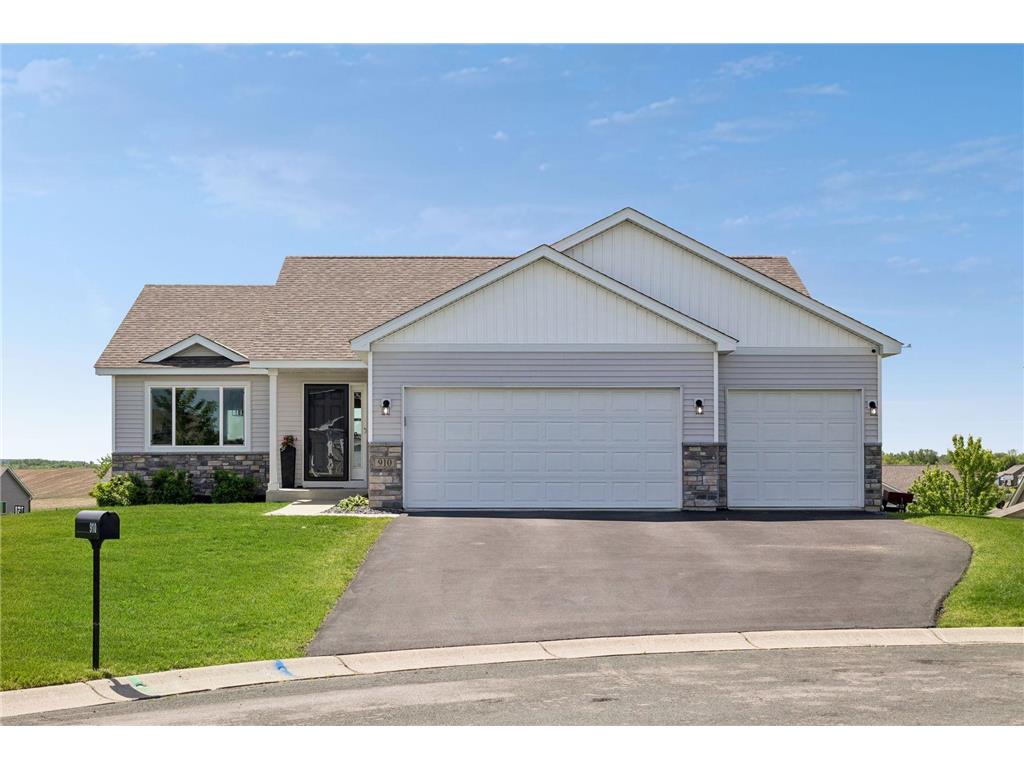 910 Emily Court NE Montgomery MN 56069 7061716 image1