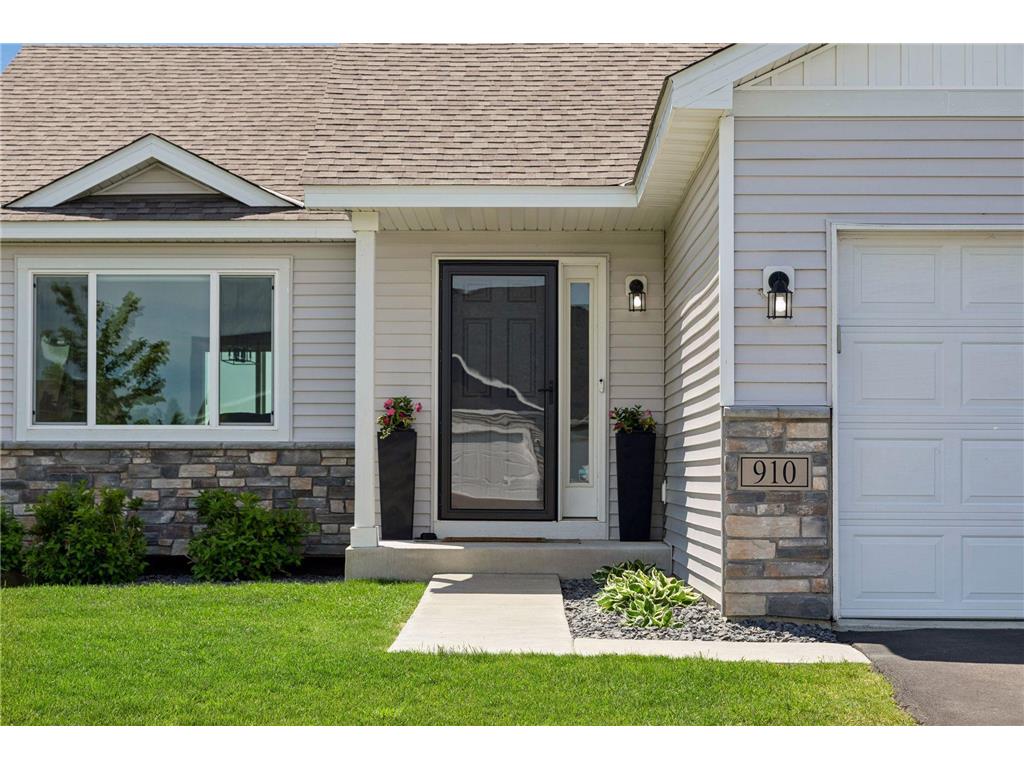 910 Emily Court NE Montgomery MN 56069 7061716 image2