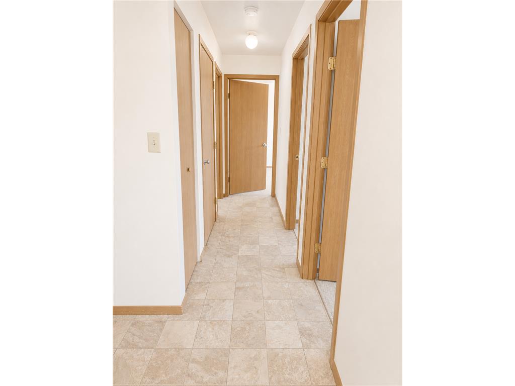 910 Hengen Street #402 Fairmont MN 56031 7057604 image3