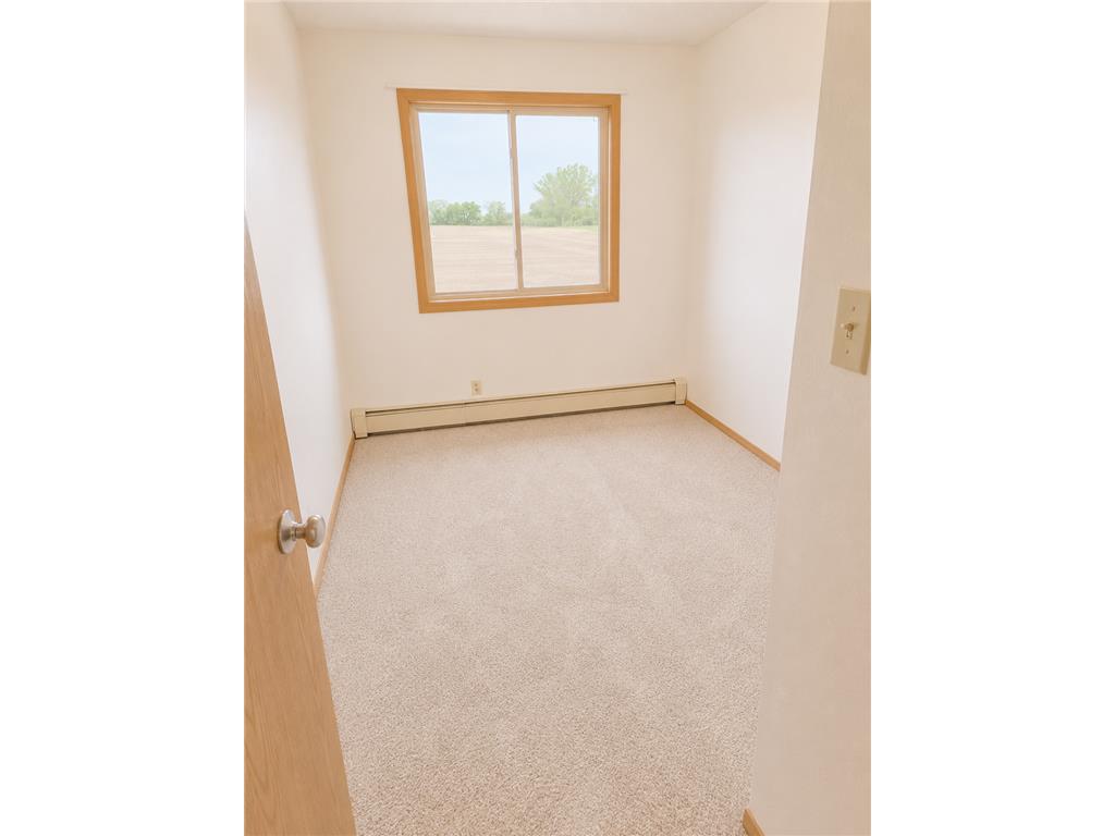 910 Hengen Street #402 Fairmont MN 56031 7057604 image6