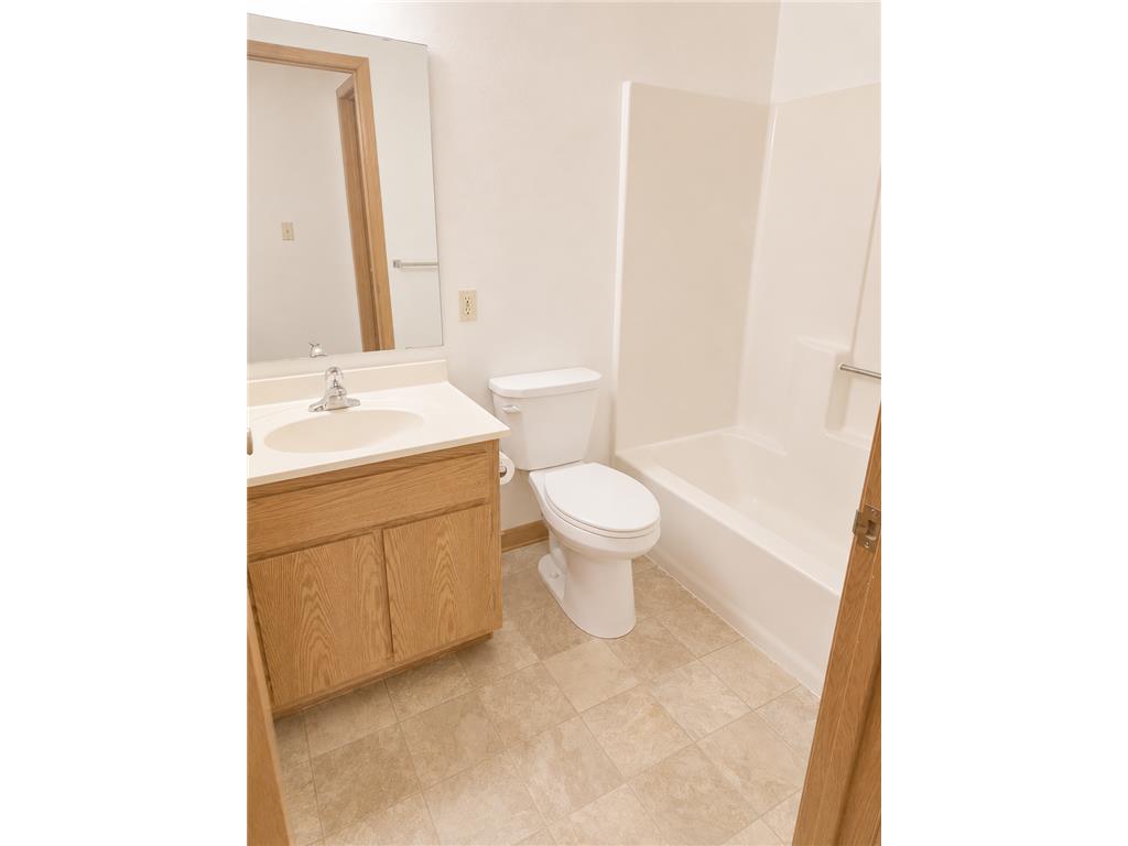 910 Hengen Street #402 Fairmont MN 56031 7057604 image9