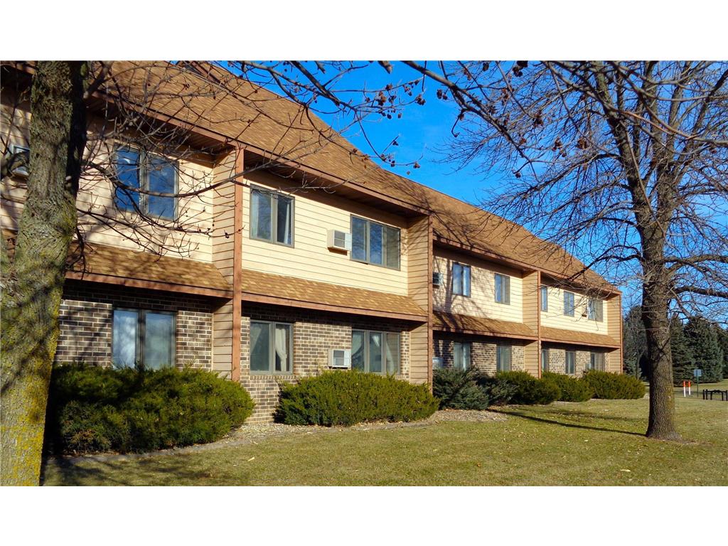 910 Hengen Street Fairmont MN 56031 6437425 image1