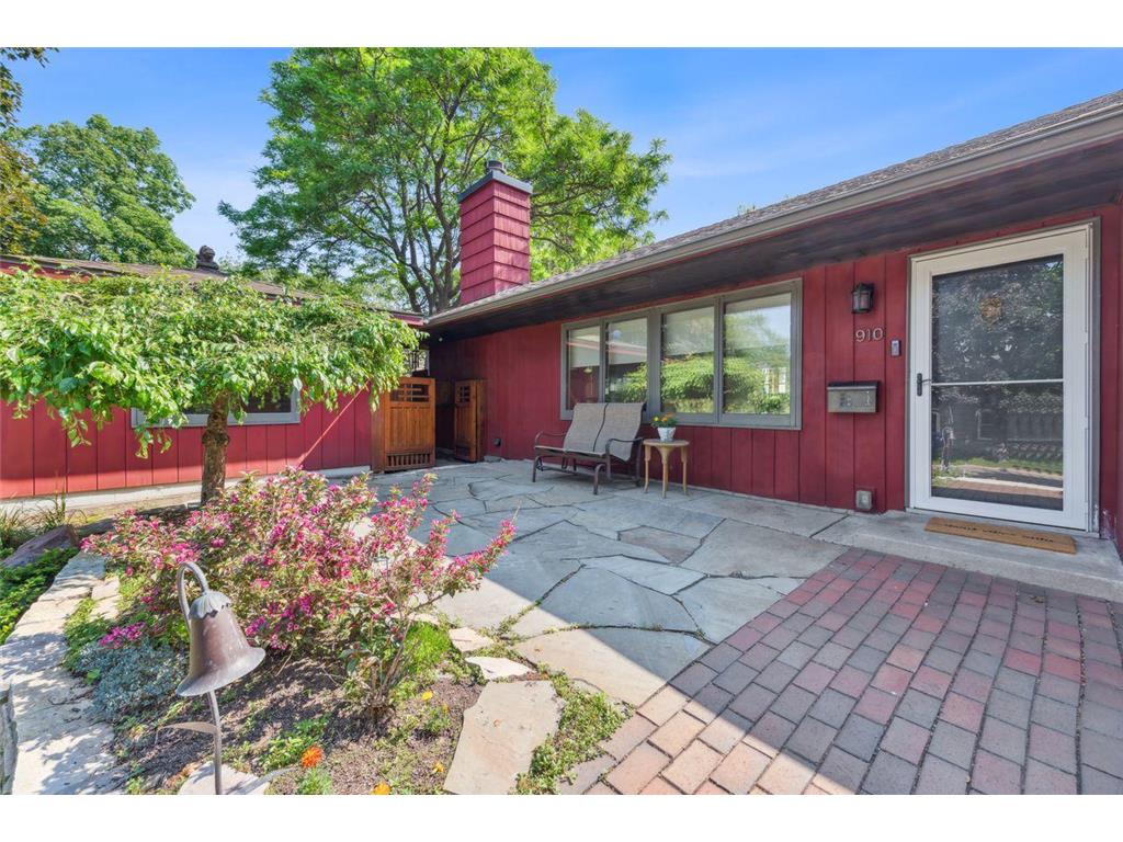 910 Howell Street S Saint Paul MN 55116 6499882 image1