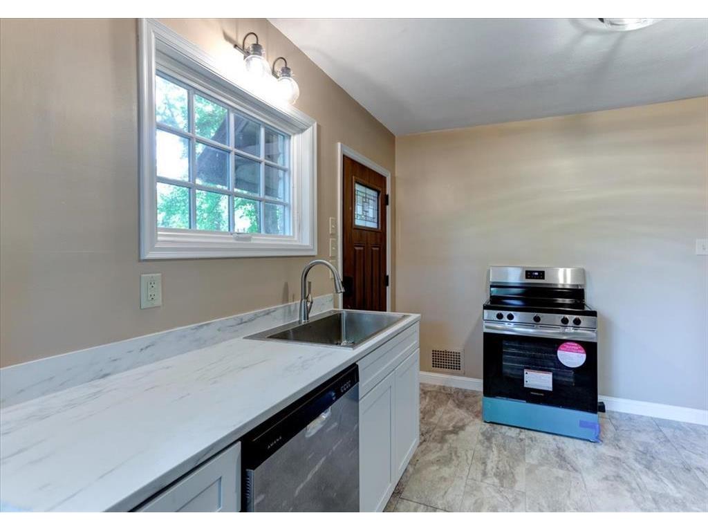 910 Oakwood Boulevard Menomonie WI 54751 7106839 image15