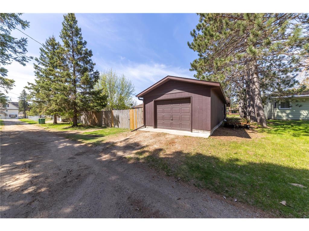 910 SW 4th Avenue Grand Rapids MN 55744 7078768 image3