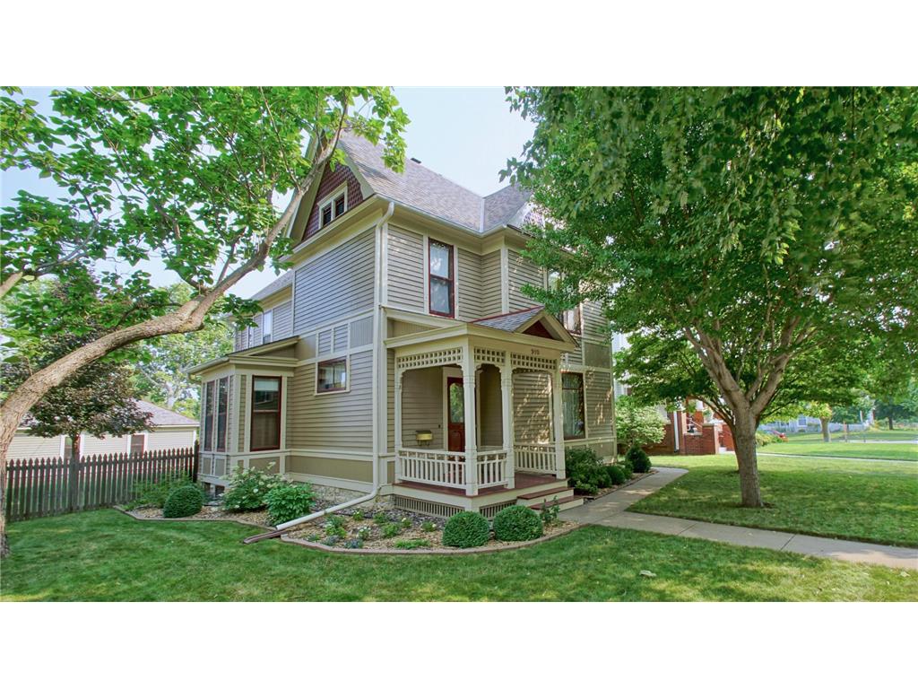 910 W 4th Street Red Wing MN 55066 6417300 image1