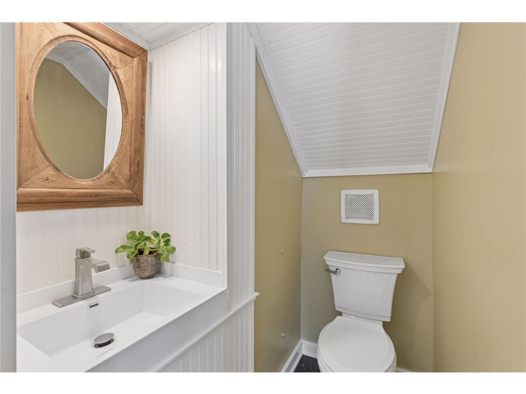 910 W 4th Street Red Wing MN 55066 7001283 image12