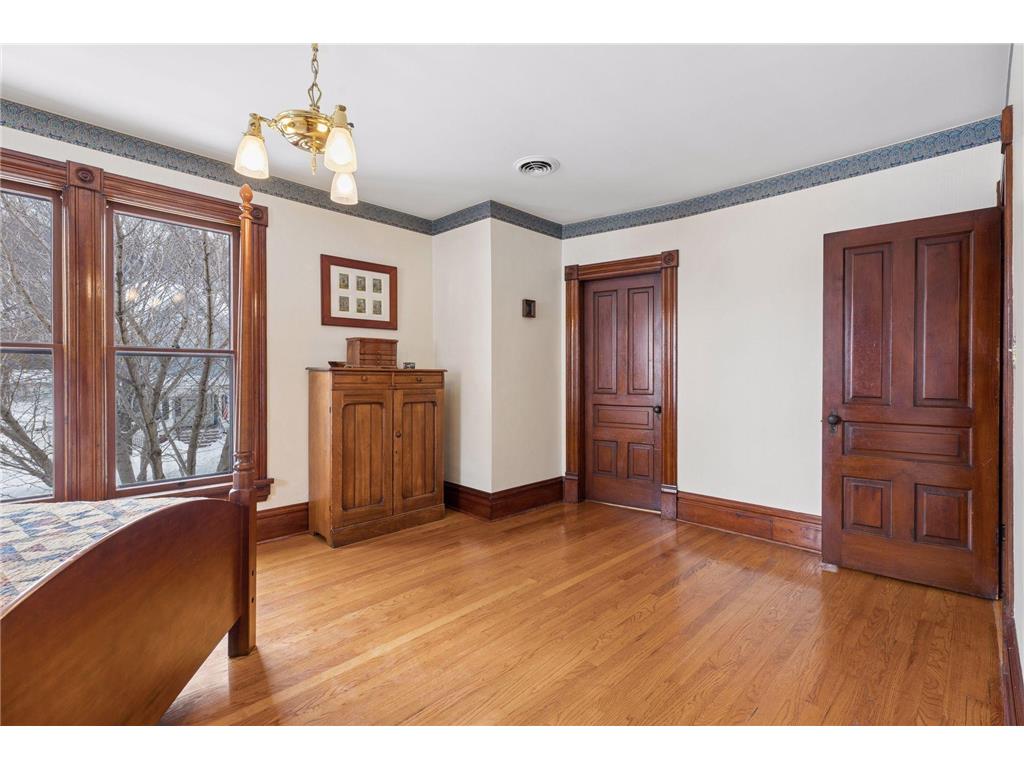 910 W 4th Street Red Wing MN 55066 7001283 image24
