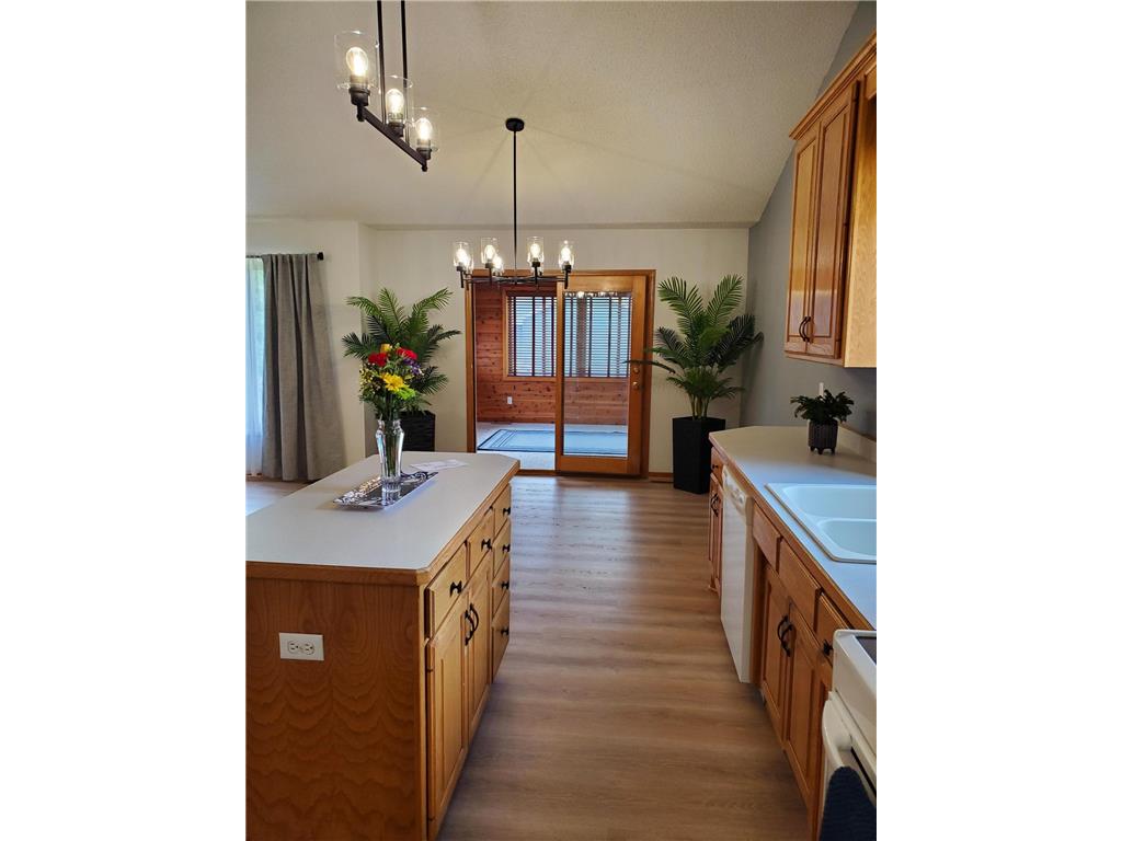 9101 Barrington Terrace Brooklyn Park MN 55443 6387900 image1