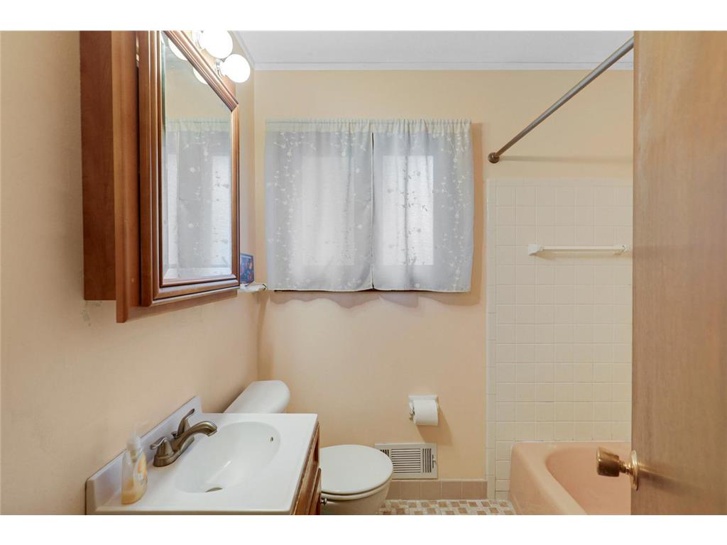 9109 Northwood Parkway New Hope MN 55427 7006130 image21