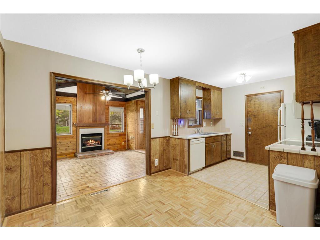 9109 Northwood Parkway New Hope MN 55427 7006130 image7