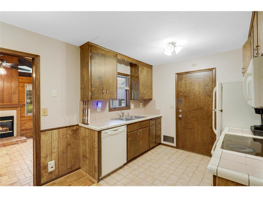 9109 Northwood Parkway New Hope MN 55427 7006130 image9