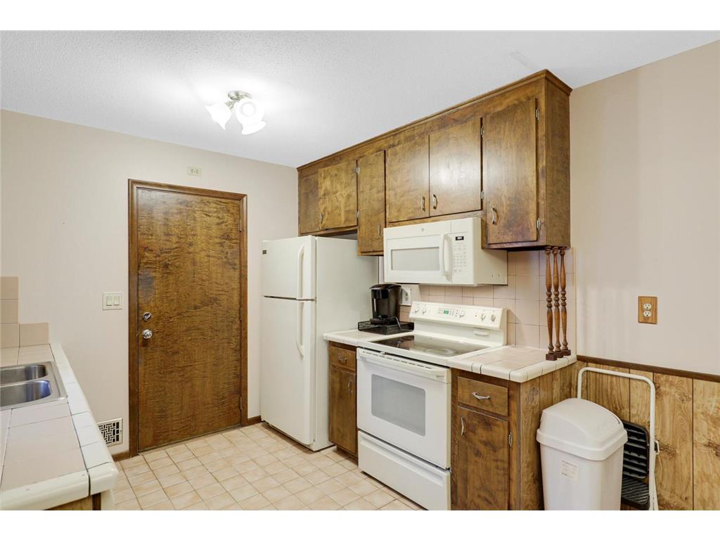 9109 Northwood Parkway New Hope MN 55427 7023448 image10