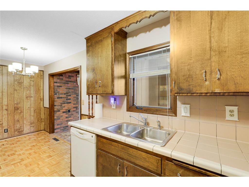 9109 Northwood Parkway New Hope MN 55427 7023448 image12