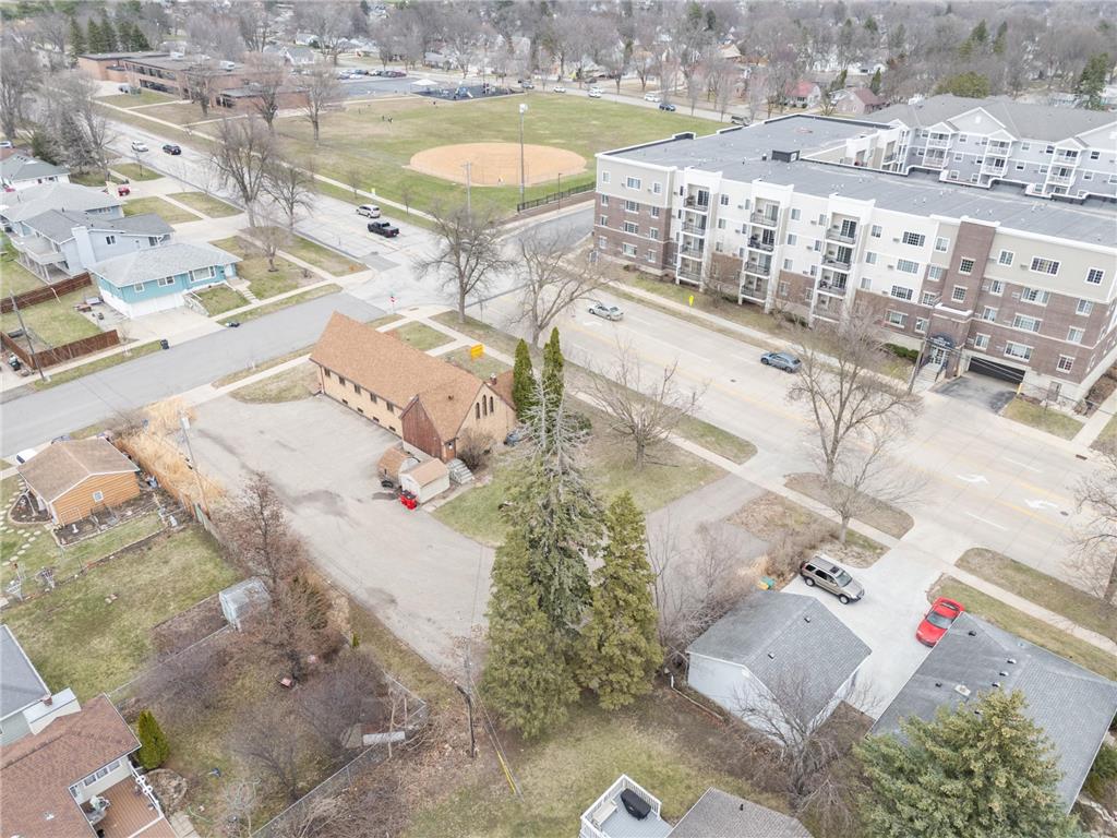 911 11th Avenue NW Rochester MN 55901 7051015 image2