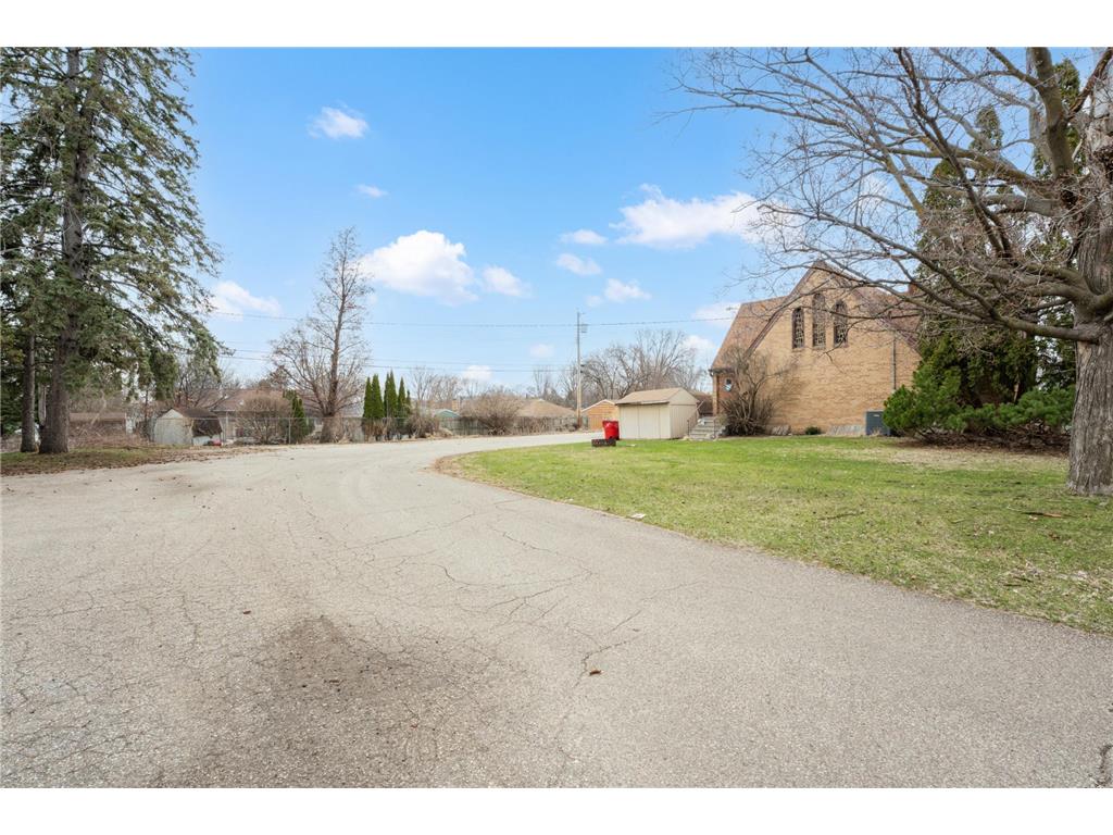 911 11th Avenue NW Rochester MN 55901 7051015 image24